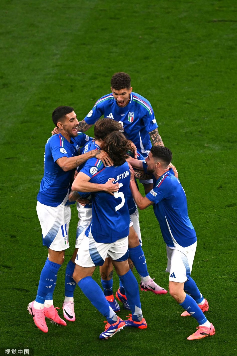 国际米兰意甲击败热那亚巴雷拉远射破门